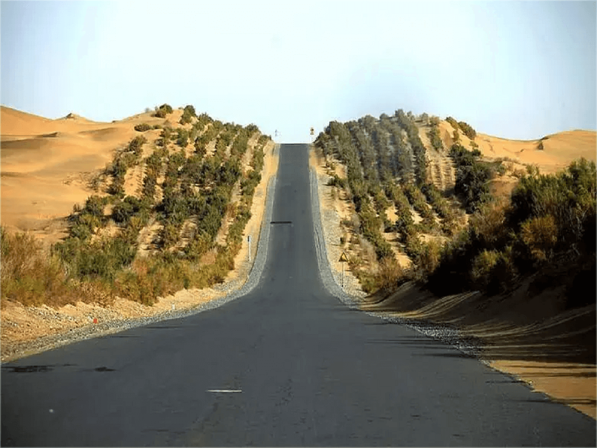 塔克拉瑪干沙漠公路